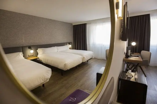 Deluxe Üç Kişilik Oda, Şehir Manzaralı