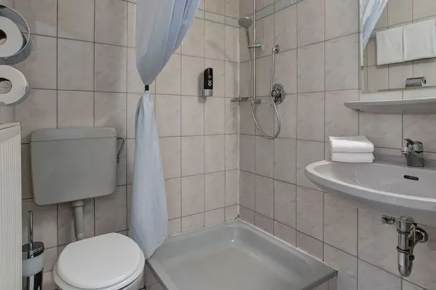 Standard Tek Büyük Yataklı Oda
