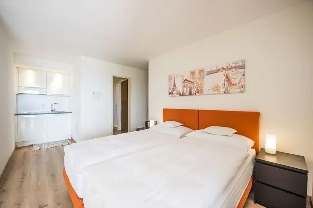 Business Apart Daire, Göl Manzaralı