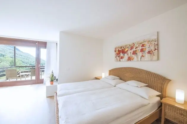 Business Apart Daire, Göl Manzaralı