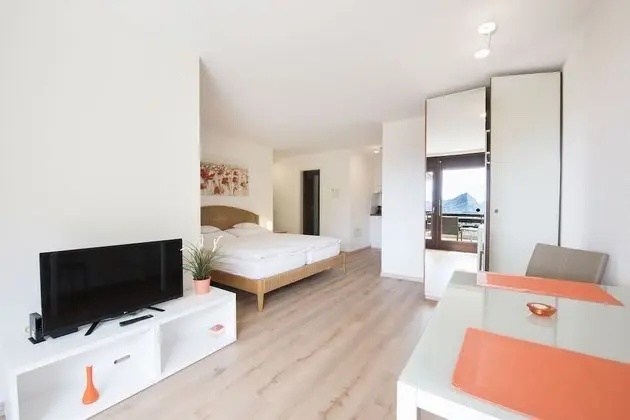 Business Apart Daire, Göl Manzaralı