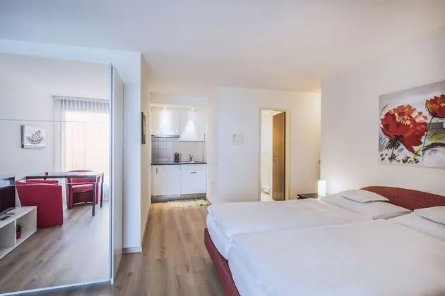 Business Apart Daire, Göl Manzaralı