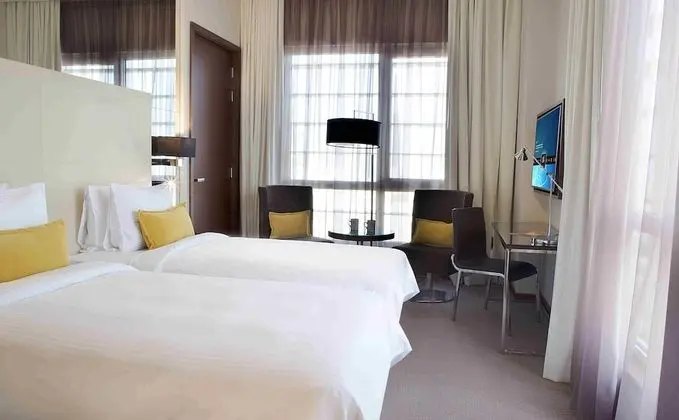 Oda, 2 Tek Kişilik Yatak, Şehir Manzaralı