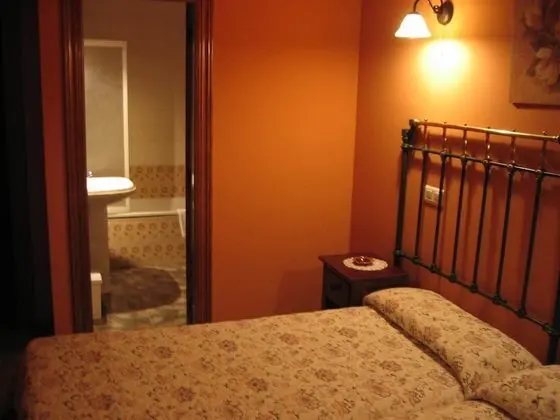 Üç Kişilik Oda