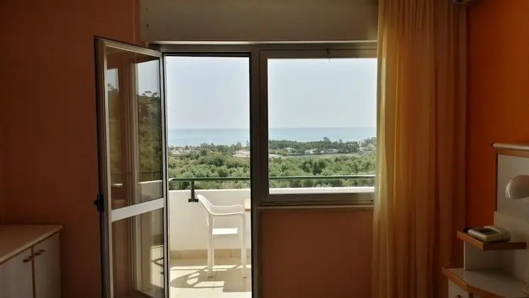 Standard Tek Büyük veya İki Ayrı Yataklı Oda, Deniz Manzaralı