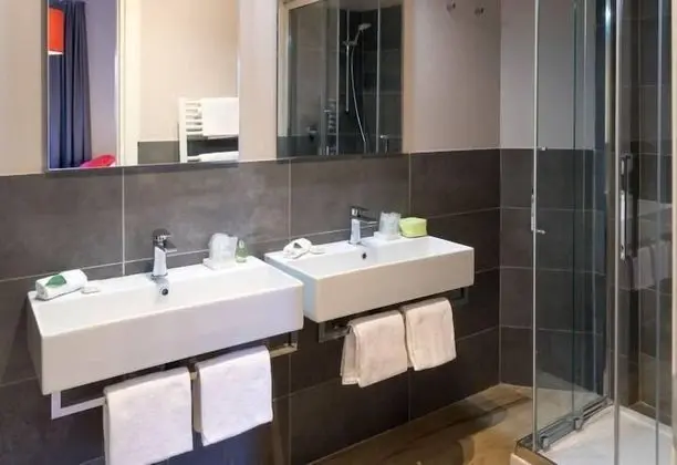 Dört Kişilik Oda