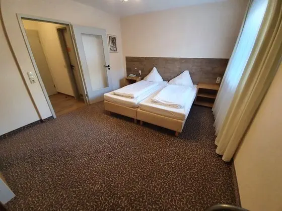 Tek Büyük veya İki Ayrı Yataklı Oda