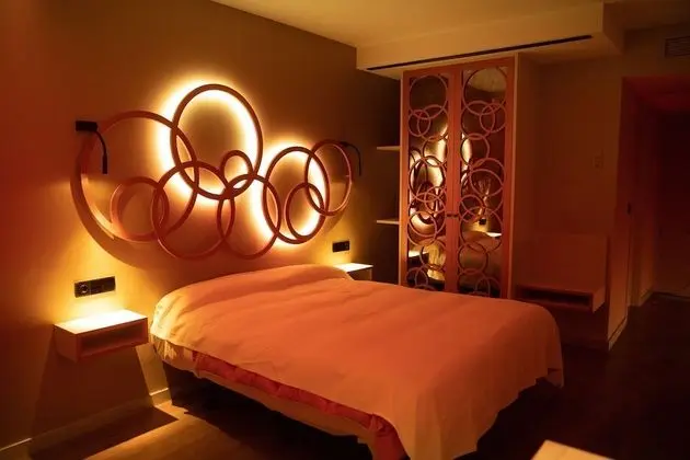 Büyük Yataklı Tek Kişilik Oda