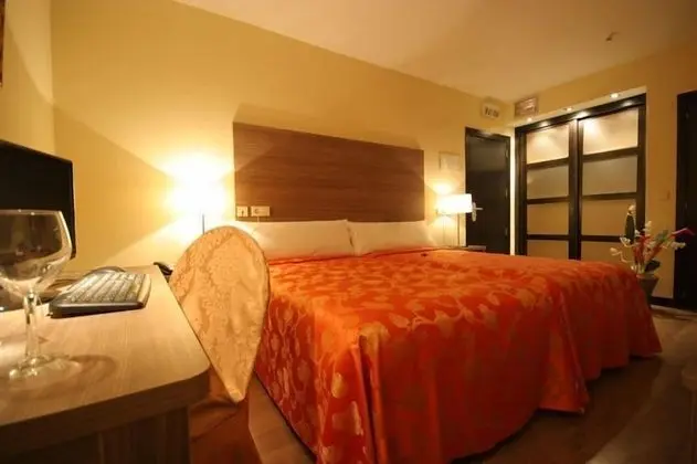 Büyük Yataklı Tek Kişilik Oda