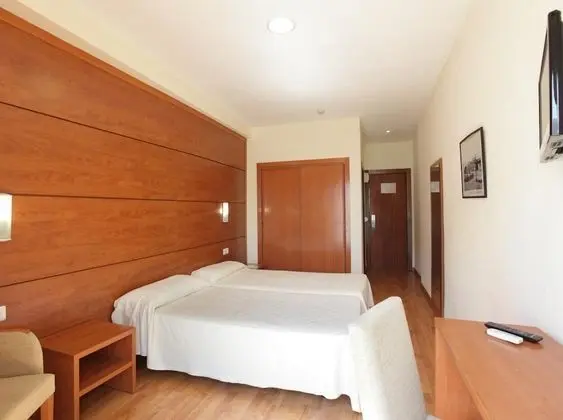 Tek Büyük veya İki Ayrı Yataklı Oda, Balkon