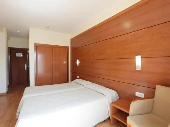 Tek Büyük veya İki Ayrı Yataklı Oda, Balkon