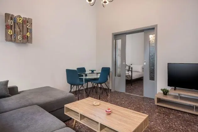 Superior Two Bedroom Apartment with Old Town View