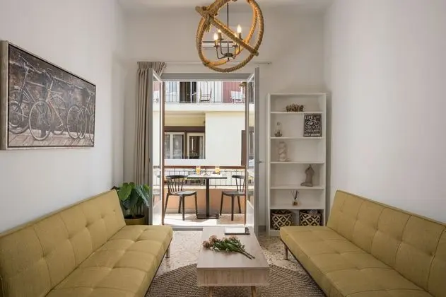 Two Bedroom Apartment with Old Town View