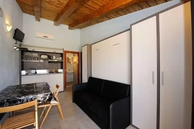 Apart Daire, Küçük Mutfak, Bahçeli