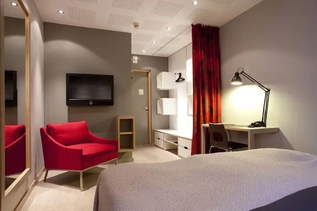 Queen Room