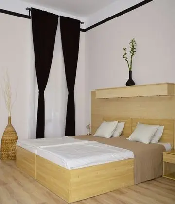 Standard Tek Büyük veya İki Ayrı Yataklı Oda