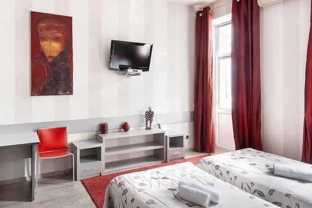 İki Ayrı Yataklı Oda, Sigara İçilmez, Balkon