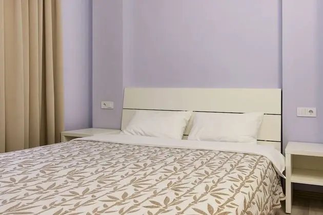Tek Büyük Yataklı Oda, Sigara İçilmez, Küçük Mutfak