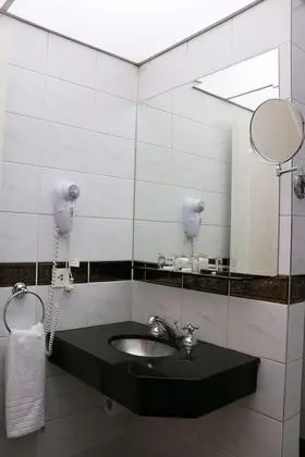 Standard Oda, 1 Büyük (Queen) Boy Yatak
