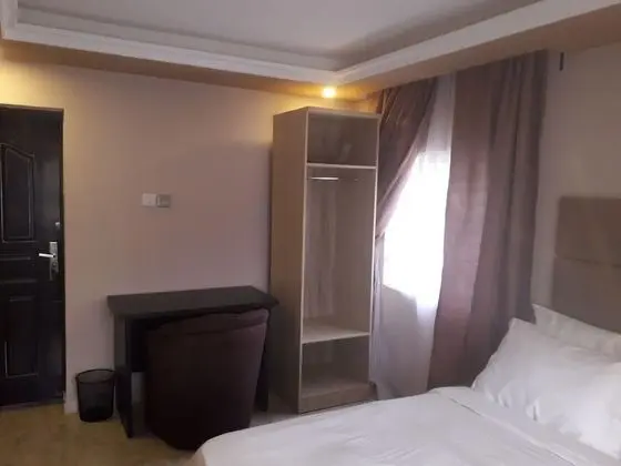 Standard Oda, 1 En Büyük (King) Boy Yatak, Sigara İçilmez