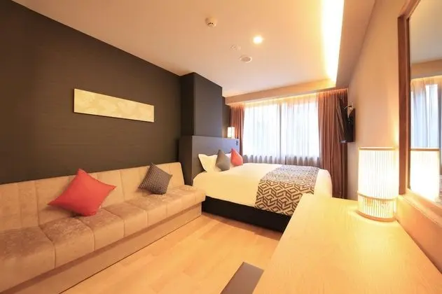 Superior Tek Büyük Yataklı Oda, Sigara İçilebilir (1 Queen Bed, Extrabed from 3rd Adult)