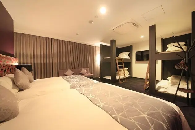 Premium Oda, Sigara İçilmez (2 Double Bed, Extrabed for 5th Adult)