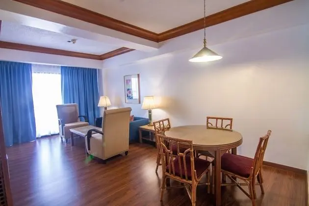 Park Tower Suite