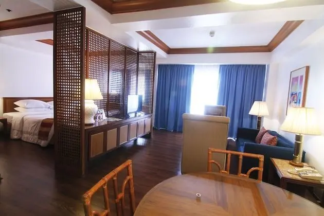 Park Tower Suite