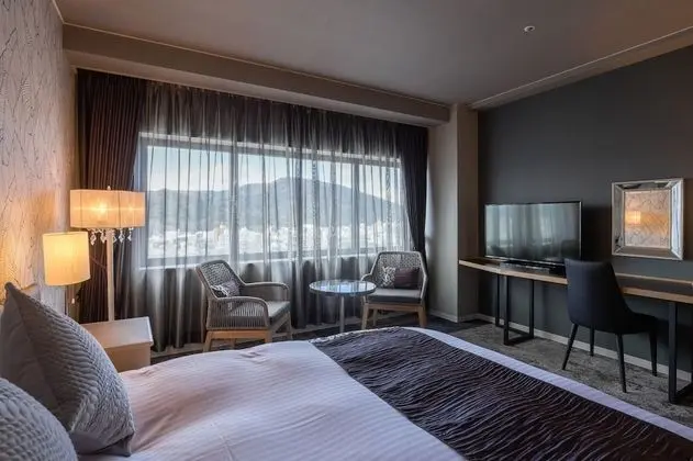 Tek Büyük Yataklı Oda, Sigara İçilmez