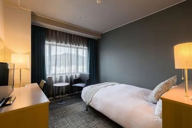 Tek Kişilik Oda, Sigara İçilmez