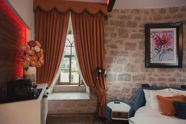 Jakuzili Suit Oda, Bahçe Manzaralı
