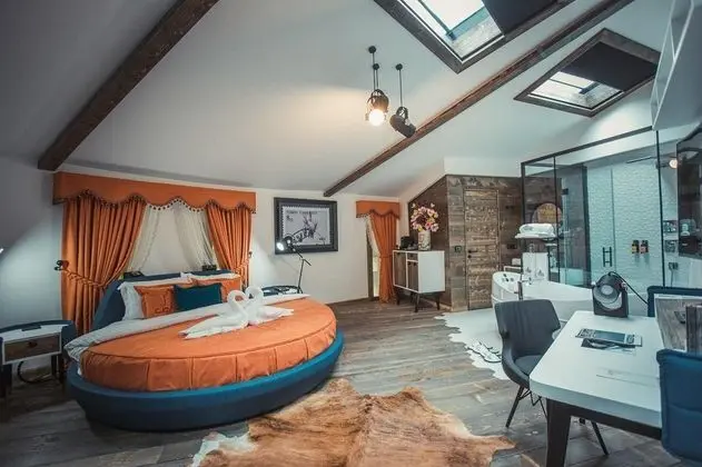 Queen Suite, Manzarasız