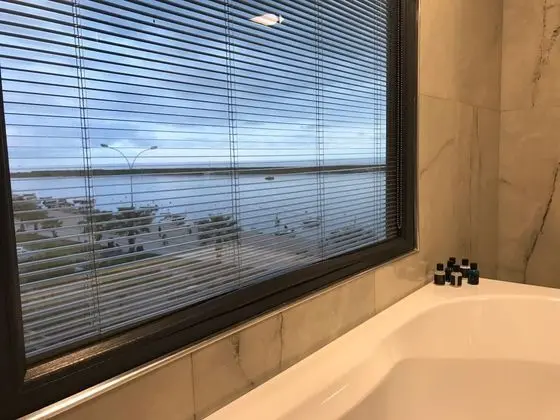 Deluxe Room, Kısmi Deniz Manzaralı, Küvetli