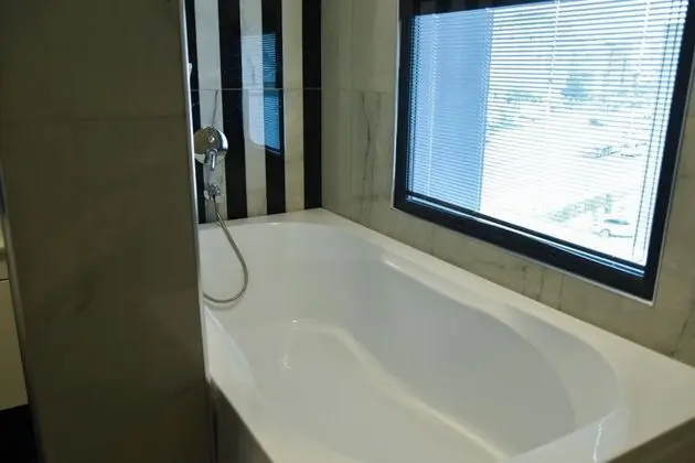 Deluxe Room, Kısmi Deniz Manzaralı, Küvetli