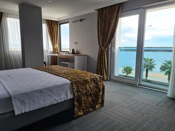 Standart Plus Oda, Deniz Manzaralı, Fransız Balkonlu