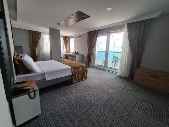 Standart Plus Oda, Deniz Manzaralı, Fransız Balkonlu