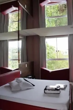 Premium Tek Büyük Yataklı Oda
