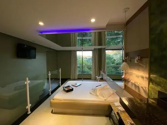 Premium Tek Büyük Yataklı Oda