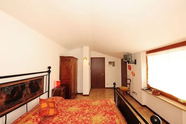 Üç Kişilik Oda