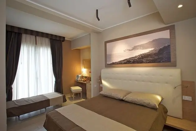 Comfort Tek Büyük veya İki Ayrı Yataklı Oda, 1 Yatak Odası, Balkon, Kısmi Deniz Manzaralı