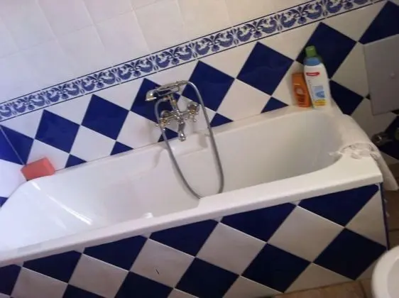 Classic Üç Kişilik Oda, Ortak Banyo