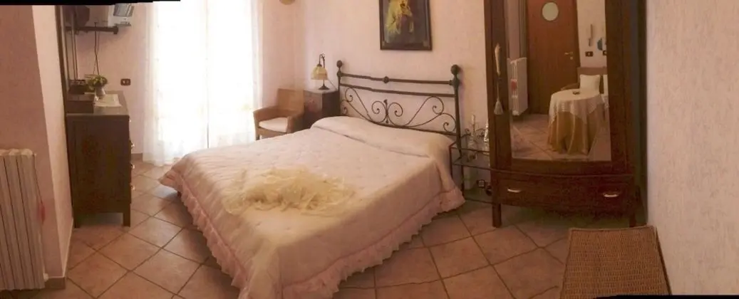 Tek Büyük Yataklı Oda, Ortak Banyo