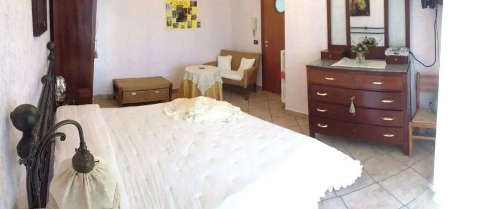 Tek Büyük Yataklı Oda, Ortak Banyo