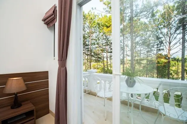 Deluxe Tek Büyük veya İki Ayrı Yataklı Oda, Göl Manzaralı