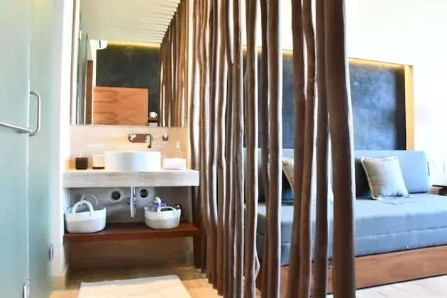 Luxury Süit, 1 En Büyük (King) Boy Yatak ve Çekyat, Balkon, Kısmi Deniz Manzarası
