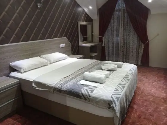 Deluxe Tek Büyük Yataklı Oda
