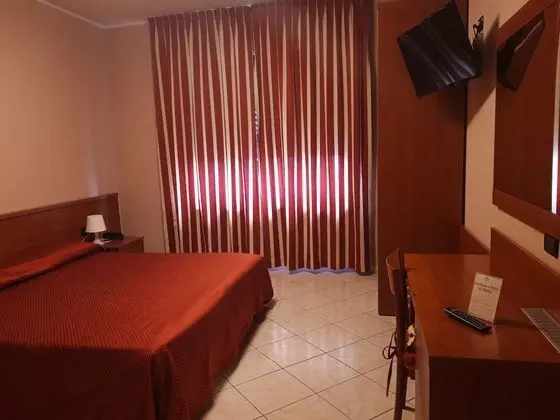 Büyük Yataklı Tek Kişilik Oda, 1 Çift Kişilik Yatak