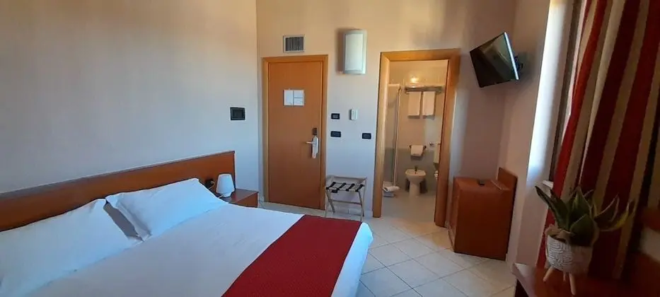 Tek Büyük Yataklı Oda, 1 Çift Kişilik Yatak