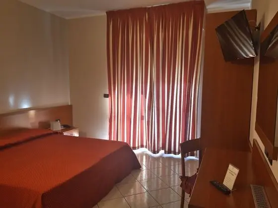 Tek Büyük Yataklı Oda, 1 Çift Kişilik Yatak