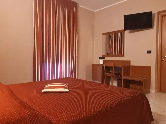 Tek Büyük Yataklı Oda, 1 Çift Kişilik Yatak